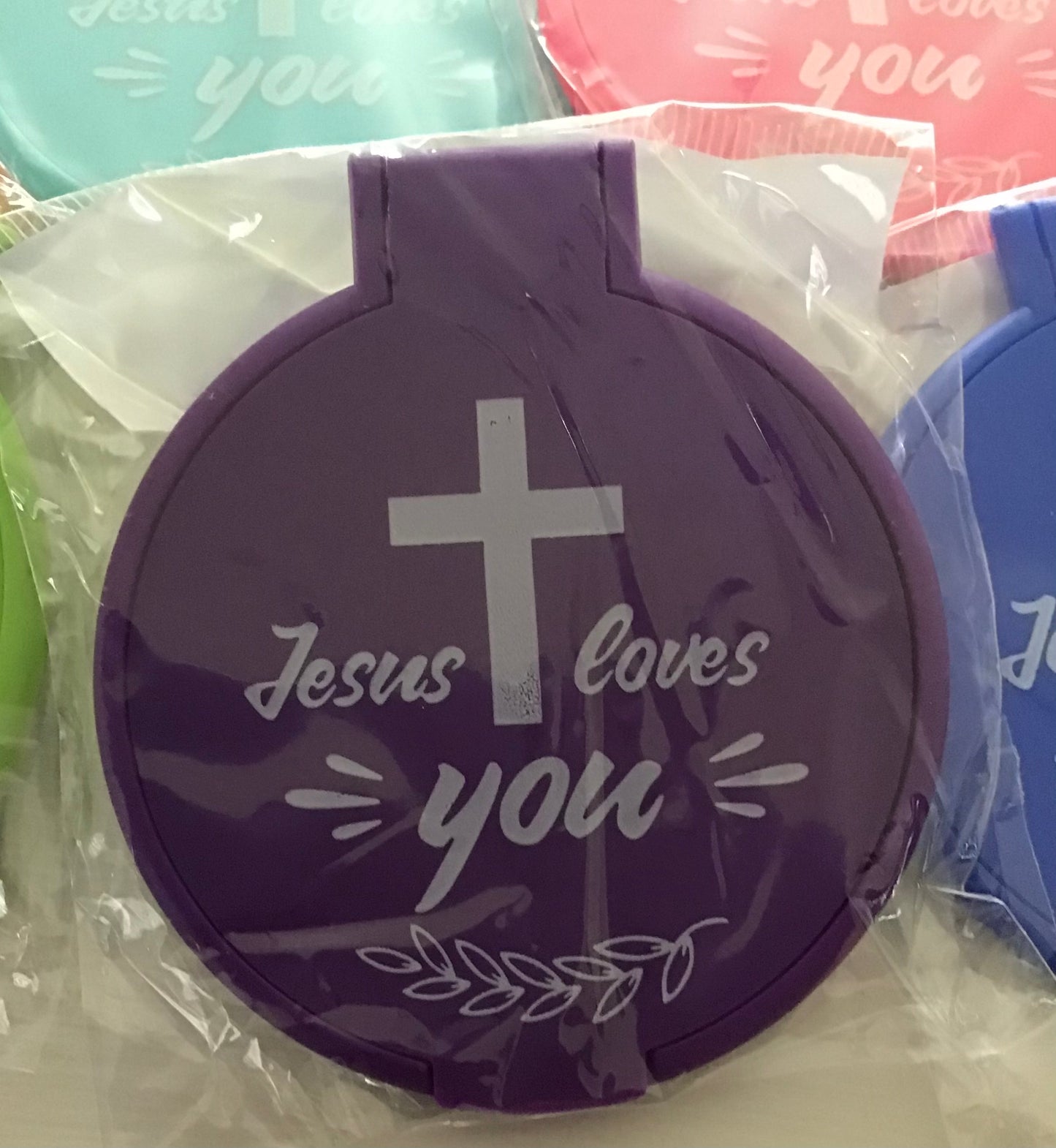 “JESUS LOVES YOU” COMPACT MIRROR