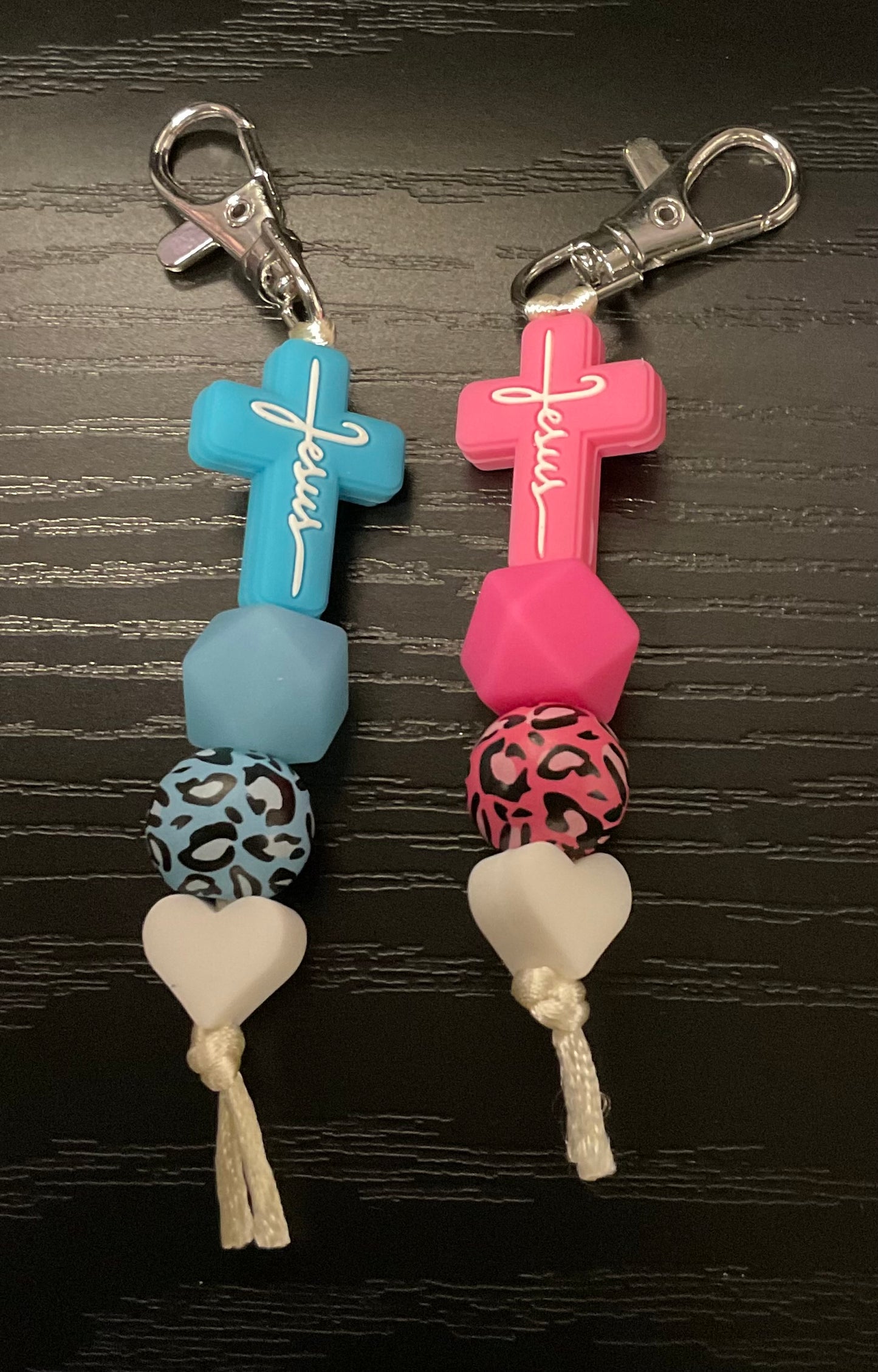BEADED JESUS CROSS KEYCHAIN