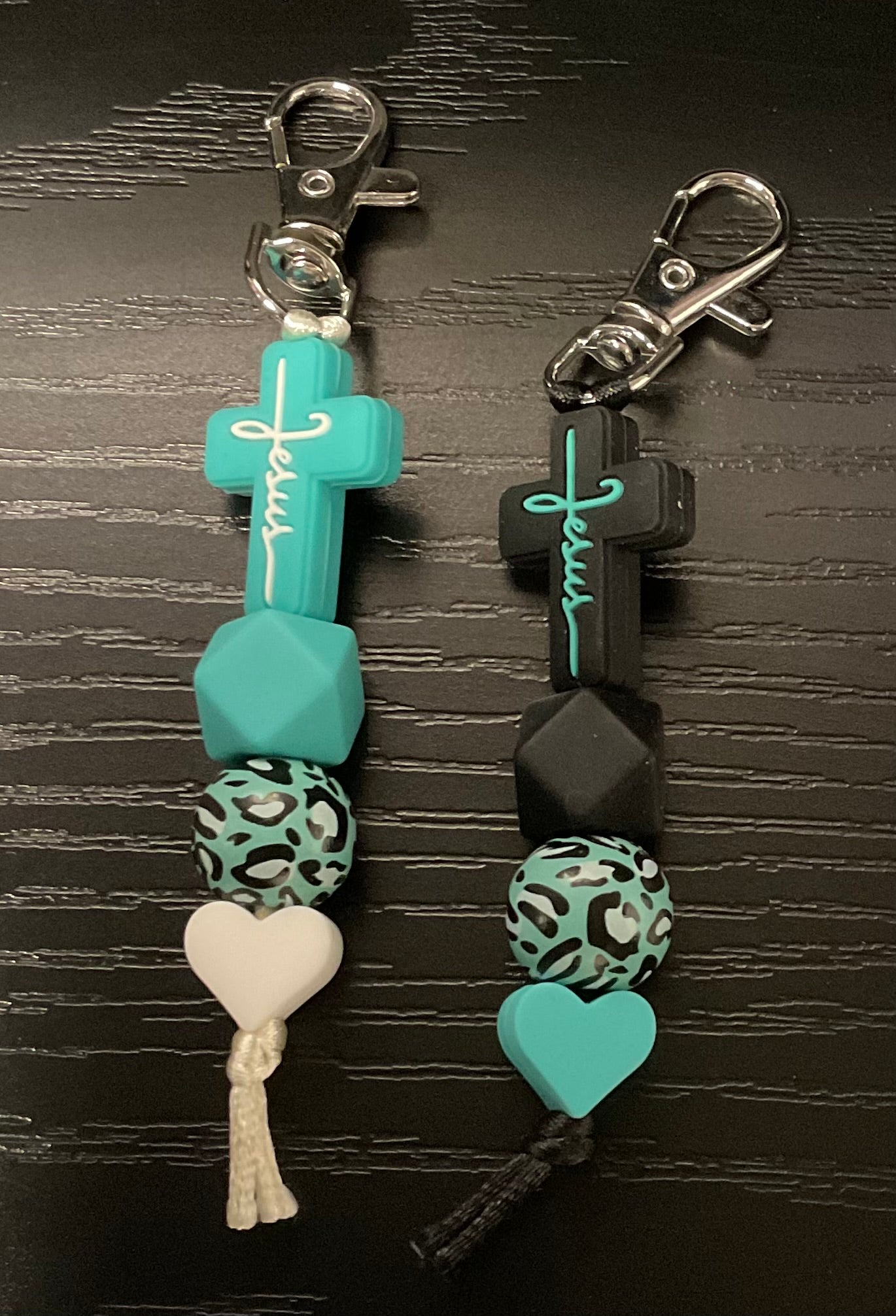 BEADED JESUS CROSS KEYCHAIN